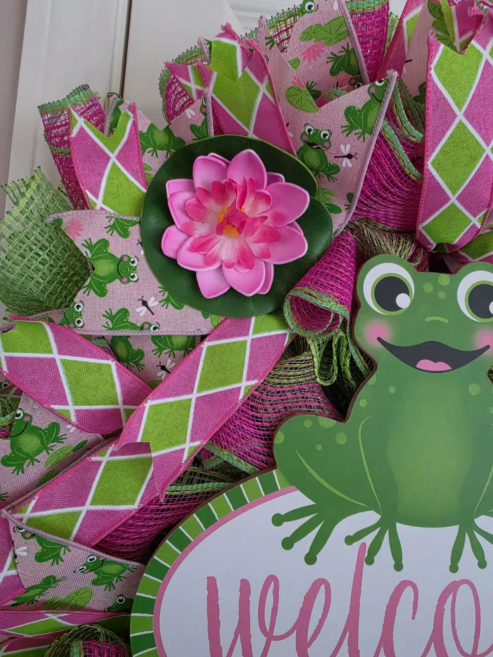 Welcome Frog 'To Our Pad' Spring Wreath - Pink & Green
